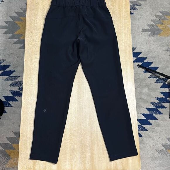 Lululemon On The Fly Pant *Woven 27" - Picture 3 of 6
